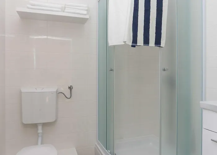 Karmen - One-bedroom With Terrace Olive Apartmán *